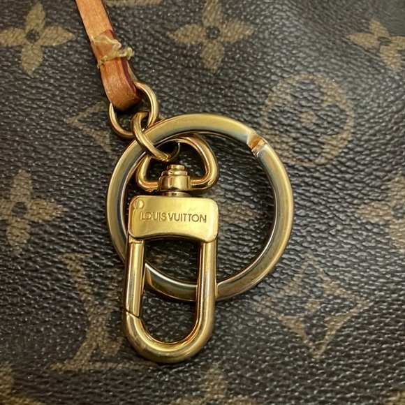 Authentic Louis Vuitton ARTSY MM - Picture 8 of 10